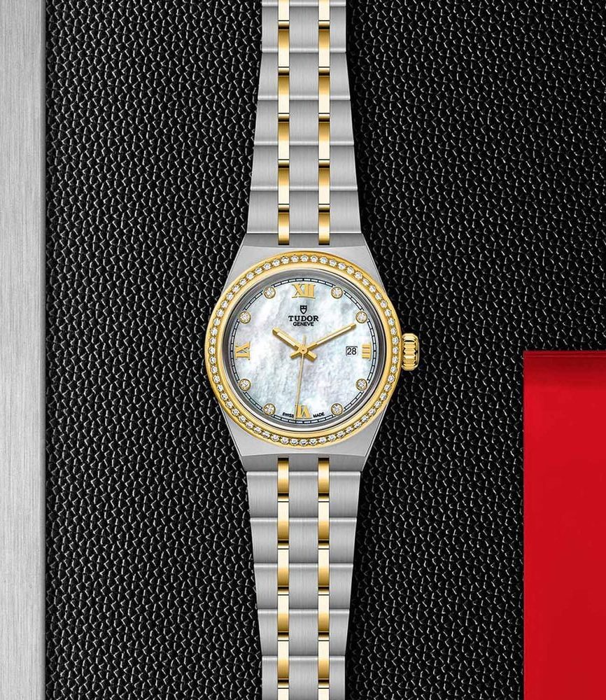 TUDOR Royal 28mm Mother of Pearl Dial Yellow Gold Bezel Bracelet Watch image number 4